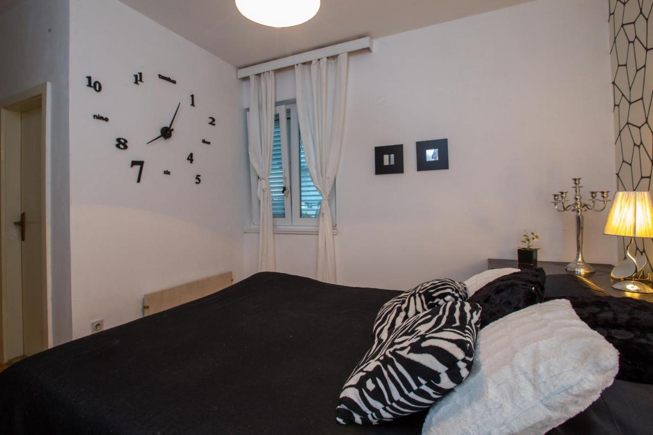 Apartment Valerija Єсенице Екстер'єр фото